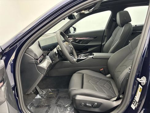 New 2026 BMW 540i xDrive w/ Executive Package image 25