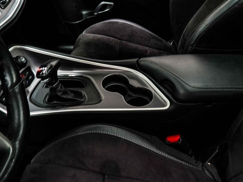 Used 2022 Dodge Challenger R/T Scat Pack RWD image 18