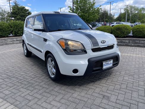 Used 2010 Kia Soul + FWD image 7