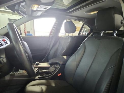 Used 2017 BMW 320i xDrive Sedan AWD/4WD image 10