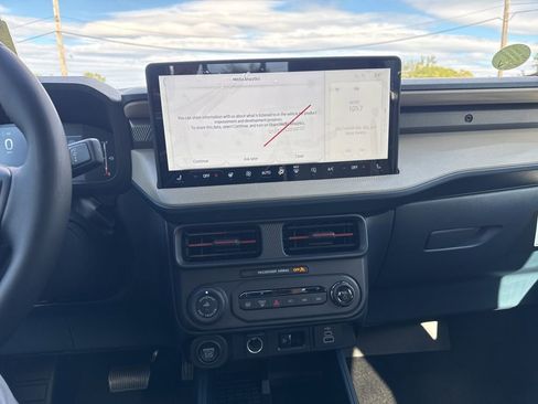 New 2025 Ford Maverick Lariat image 14