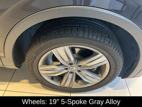 Used 2020 Volkswagen Tiguan SEL image 23