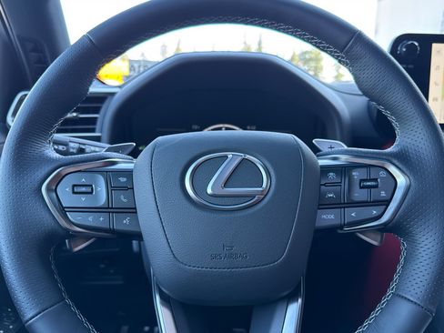 Used 2026 Lexus LX 600 F Sport w/ Accessory Package (Z1) AWD/4WD image 25