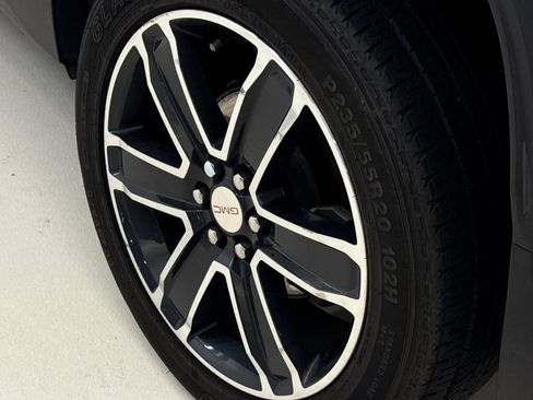 Used 2021 GMC Acadia SLT w/ Premium Package FWD image 10
