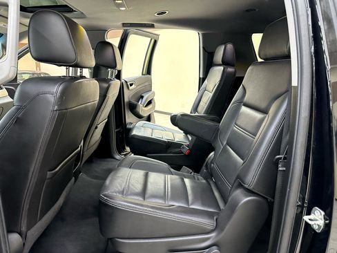 Used 2020 GMC Yukon XL Denali image 41