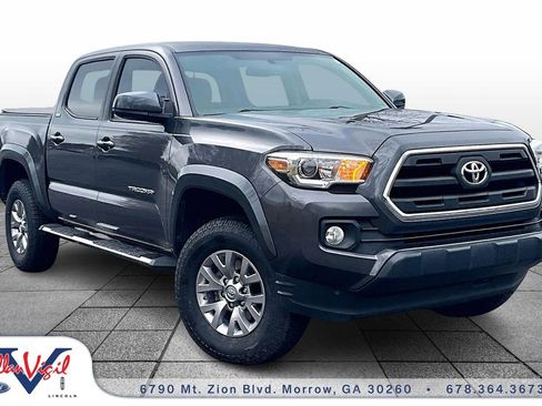 Used 2017 Toyota Tacoma SR5 image 1