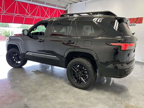 Used 2026 Toyota Sequoia Platinum AWD/4WD image 6