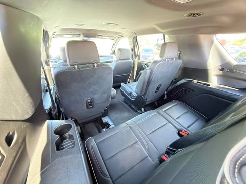 Used 2021 Chevrolet Tahoe Premier AWD/4WD image 20