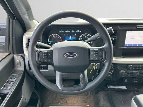 Used 2025 Ford F250 XL AWD/4WD image 13