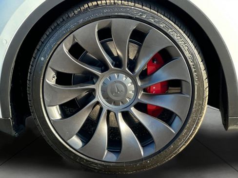 Used 2022 Tesla Model Y Performance image 24