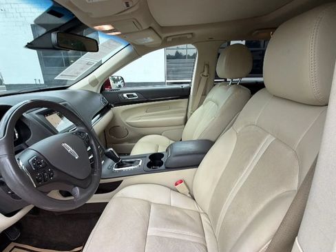 Used 2019 Lincoln MKT AWD image 19