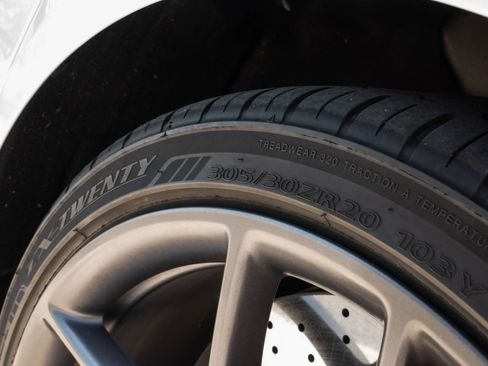 Used 2021 Tesla Model S Plaid image 35