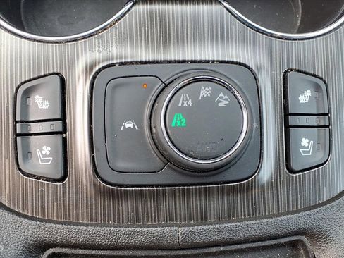 Used 2023 GMC Acadia SLT w/ Elevation Edition image 25