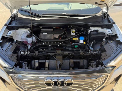 Used 2024 Audi Q4 e-tron Premium Plus w/ Premium Plus image 18