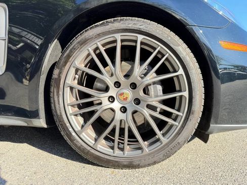 Used 2023 Porsche Panamera 4 Platinum Edition AWD/4WD image 36
