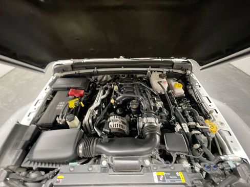 Used 2024 Jeep Wrangler Sport S image 27