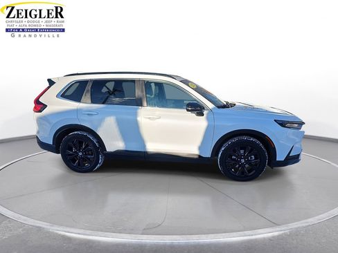 Used 2023 Honda CR-V Sport Touring image 4