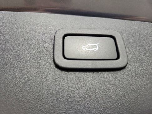 Used 2020 Jaguar E-PACE Checkered Flag image 29