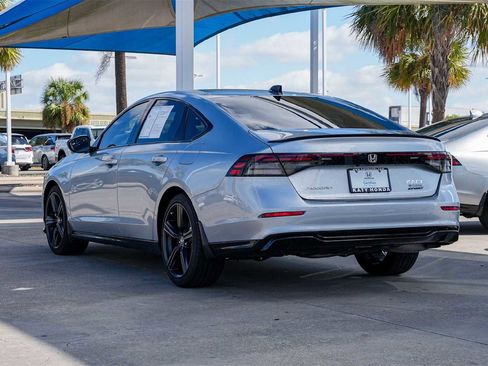 Used 2025 Honda Accord Sport image 4