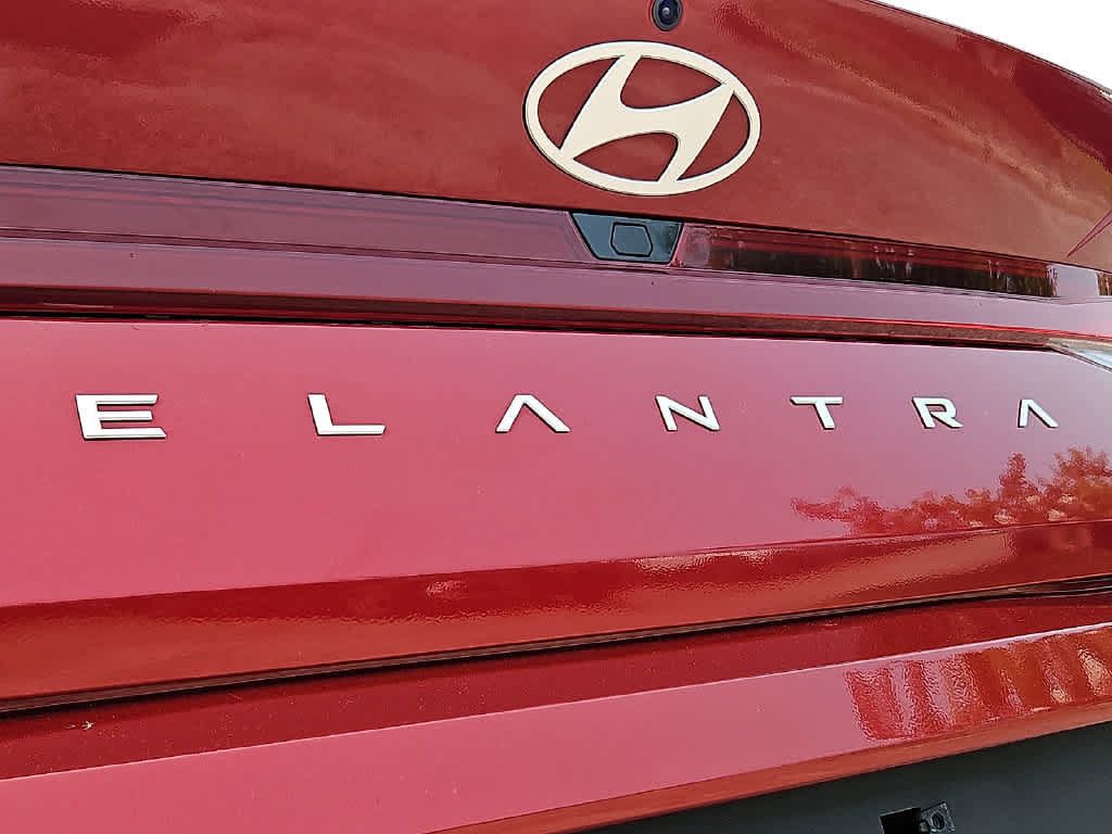 Used 2024 Hyundai Elantra SEL FWD image 31