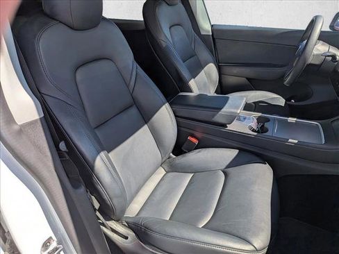 Used 2022 Tesla Model Y Long Range AWD/4WD image 22