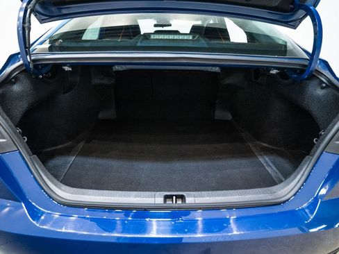 Used 2025 Toyota Camry LE image 32