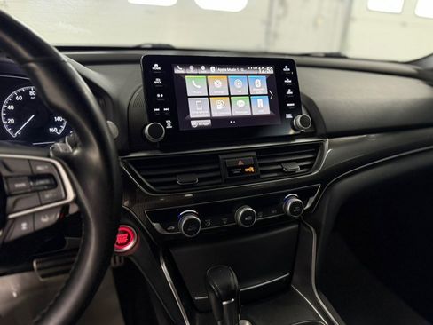 Used 2018 Honda Accord Sport image 17