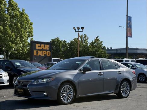 Used 2014 Lexus ES 350 w/ Luxury Package FWD image 29