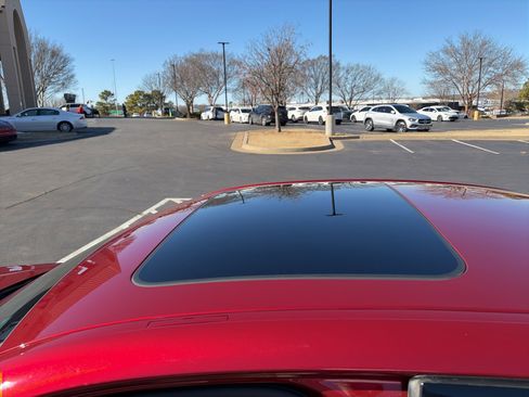 Used 2025 BMW 330i xDrive Sedan w/ M Sport Package image 16