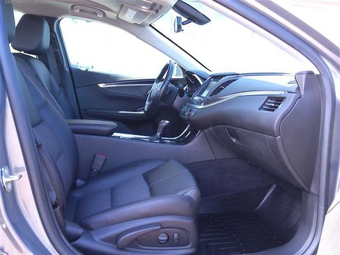 Used 2019 Chevrolet Impala LT FWD image 8