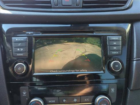 Used 2019 Nissan Rogue SV AWD/4WD image 13