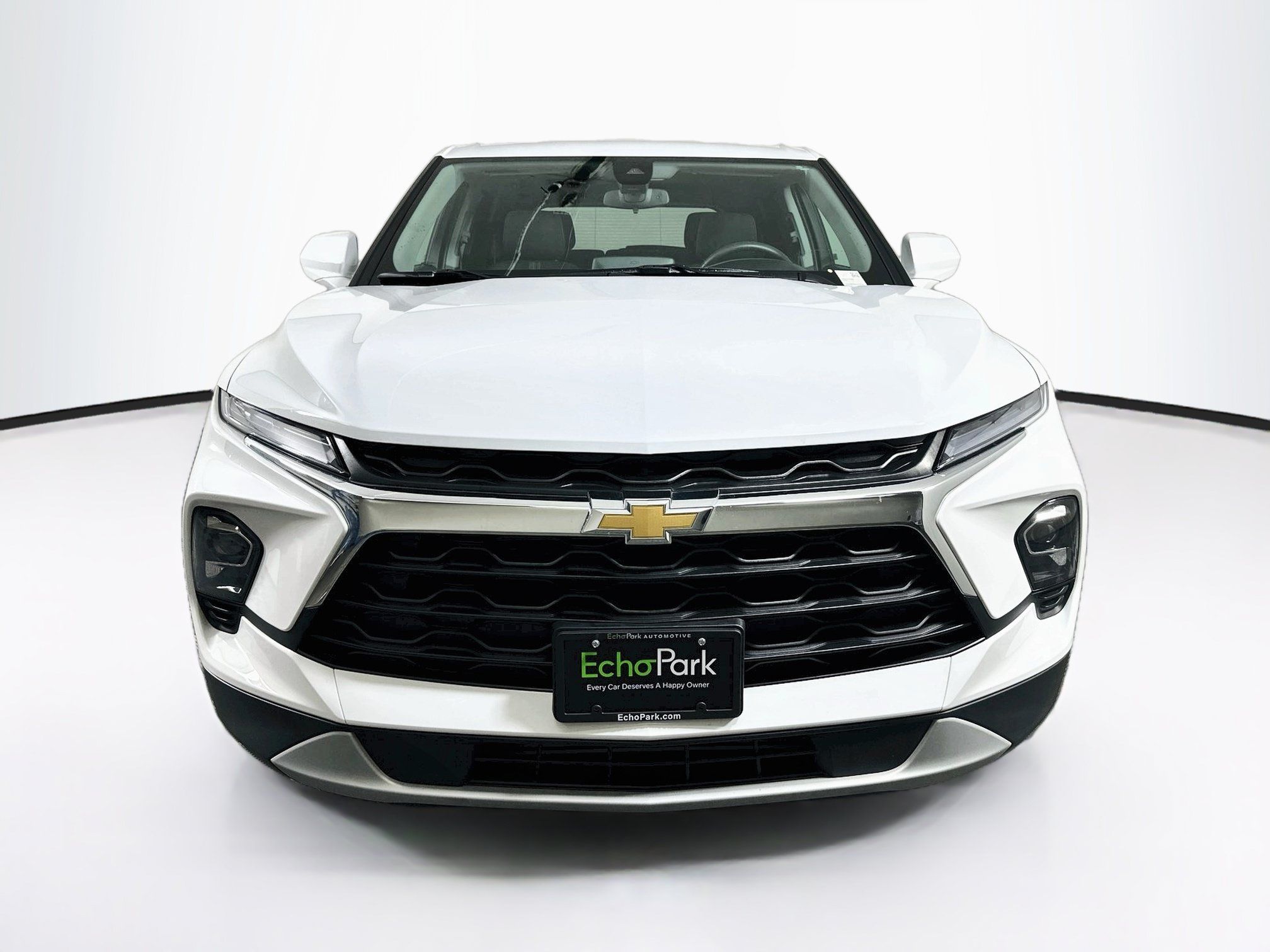 Used 2026 Chevrolet Blazer LT FWD image 2