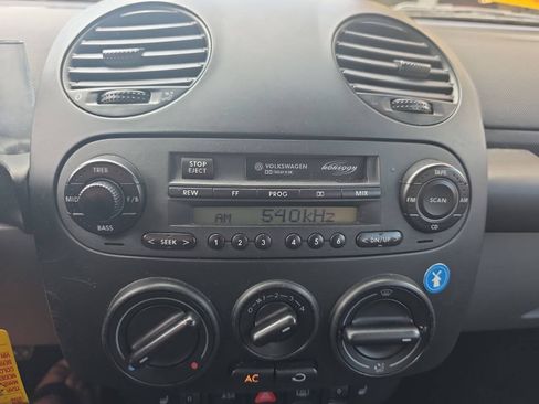 Used 2001 Volkswagen Beetle GLX FWD image 17