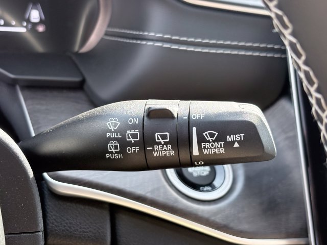 Used 2022 Jeep Grand Cherokee Limited AWD/4WD image 17