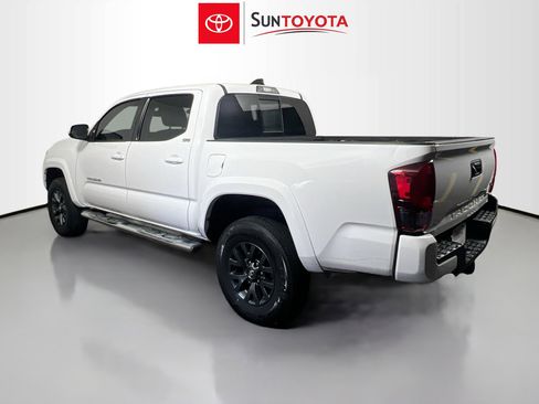 Used 2022 Toyota Tacoma SR5 w/ Technology Package image 6