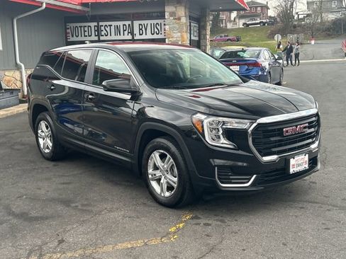 Used 2022 GMC Terrain SLE w/ LPO, Floor Liner Package image 1