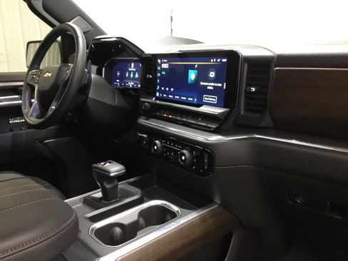 Used 2024 Chevrolet Silverado 1500 High Country w/ High Country Premium Package image 29