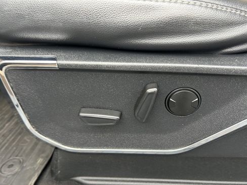 Used 2023 Ford F250 Lariat w/ Chrome Package image 59