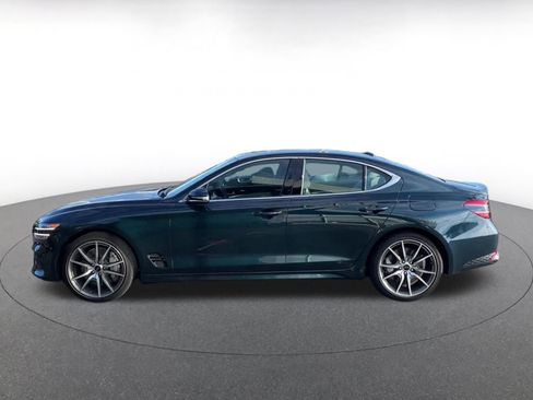 Used 2025 Genesis G70 2.5T image 9