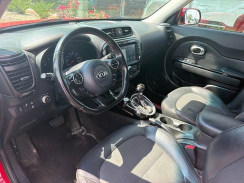 Used 2017 Kia Soul ! w/ Tech Package FWD image 9