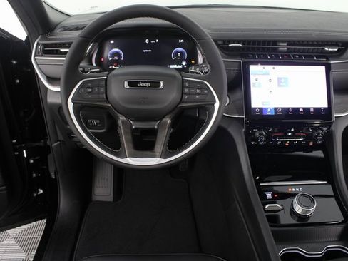 New 2025 Jeep Grand Cherokee L Limited w/ Black Appearance Package image 11