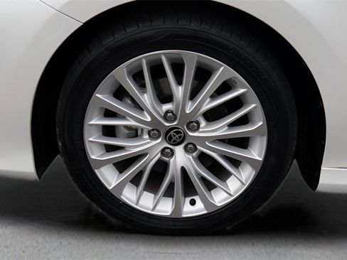 Certified 2020 Toyota Camry XLE image 26