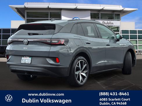 Used 2023 Volkswagen ID.4 Pro S image 4