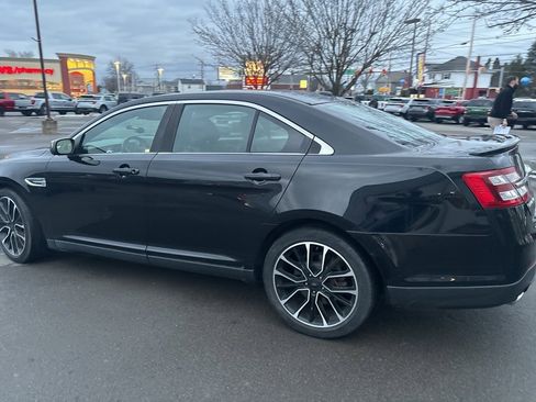 Used 2018 Ford Taurus Limited image 23