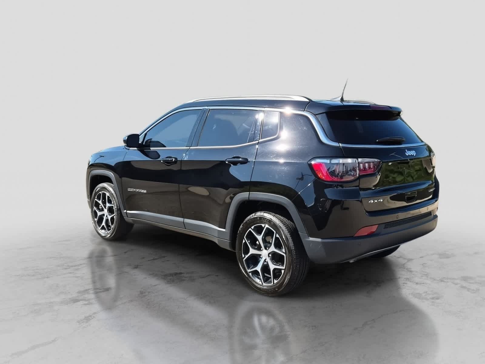 Used 2024 Jeep Compass Limited AWD/4WD image 6