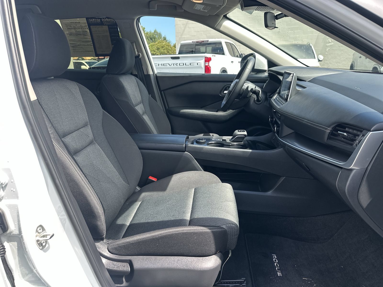 Used 2026 Nissan Rogue SV AWD/4WD image 22
