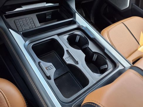 Used 2024 Ford F250 Platinum image 30