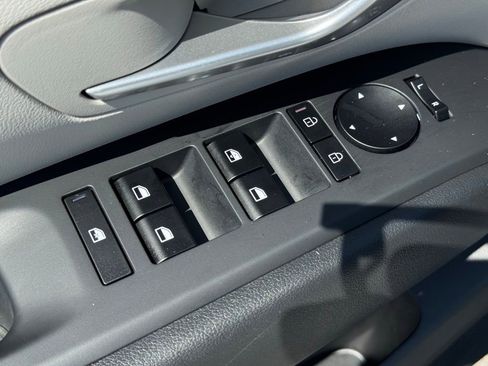 Used 2025 Hyundai Tucson SE image 23