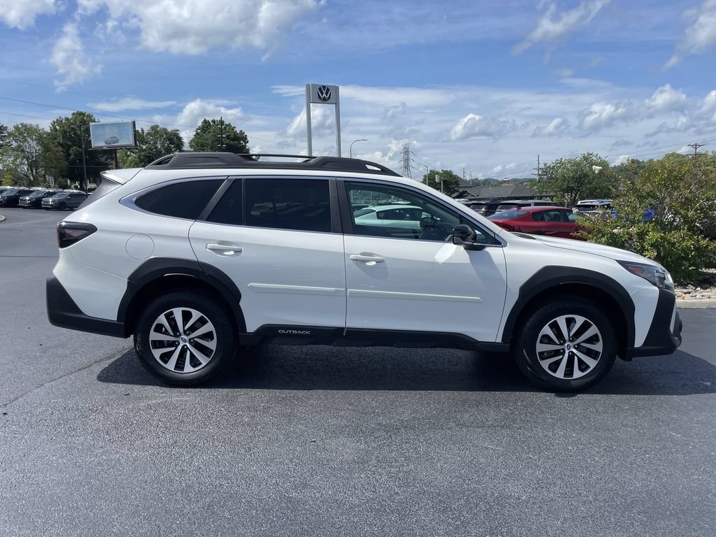 Used 2024 Subaru Outback Premium AWD/4WD image 4