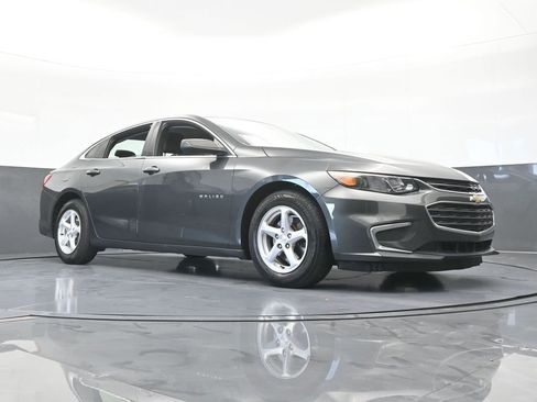 Used 2018 Chevrolet Malibu LS FWD image 53
